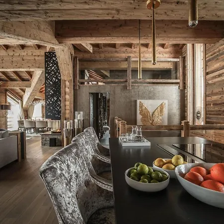 Echoes Of The Mountains: A Luxe Chalet In Apartament *