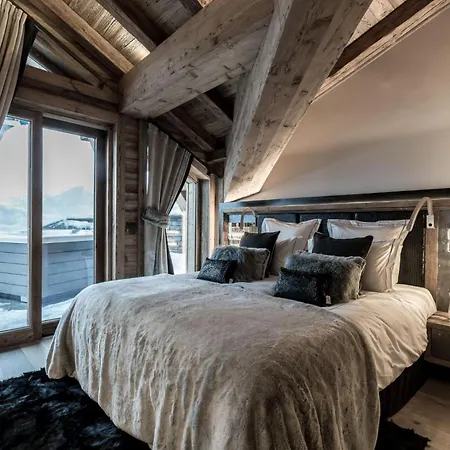 Echoes Of The Mountains: A Luxe Chalet In